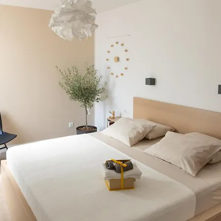 Val - Modern Apartment *