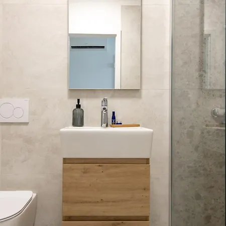 Val - Modern Apartment